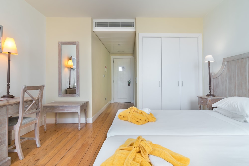 Room, Twin Beds