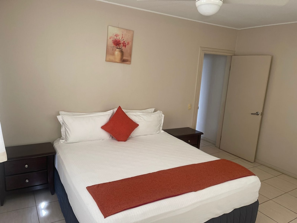 Cocomo Resort 12/50