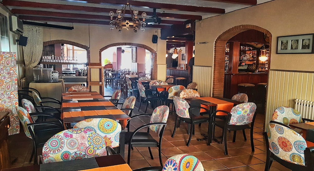 Hostal Isabel 33/37