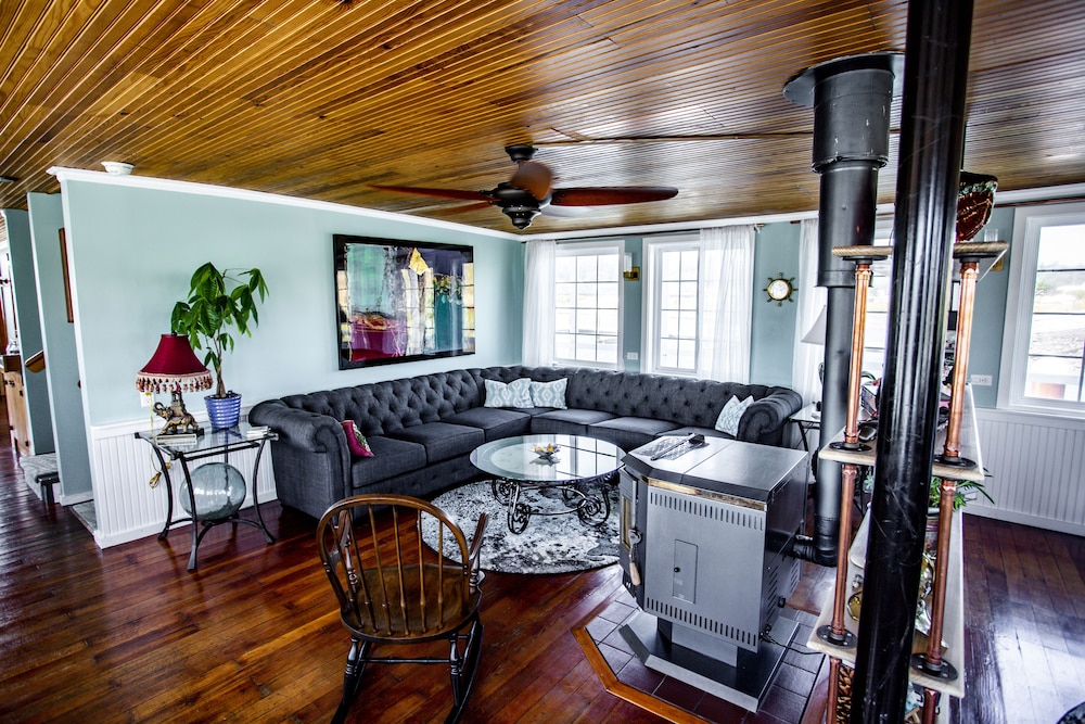 The Newport Belle 38/50