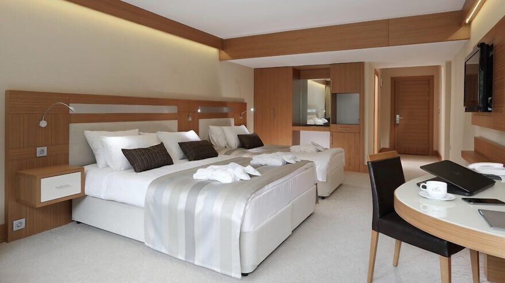KACKAR RESORT HOTEL 4/22