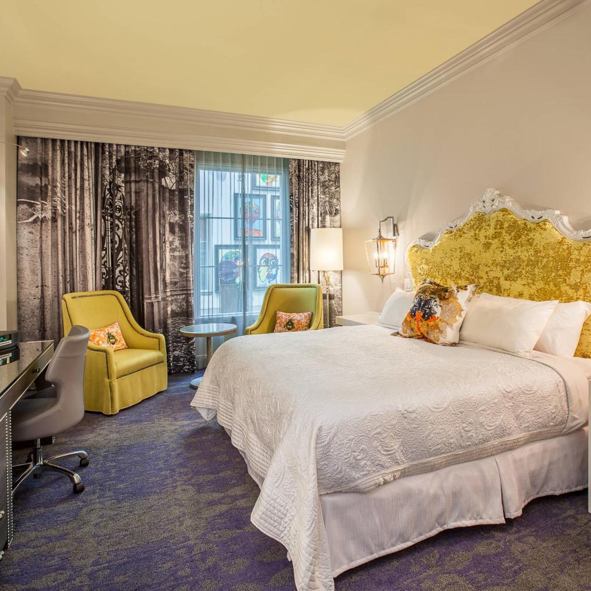 Atrium, King Bed