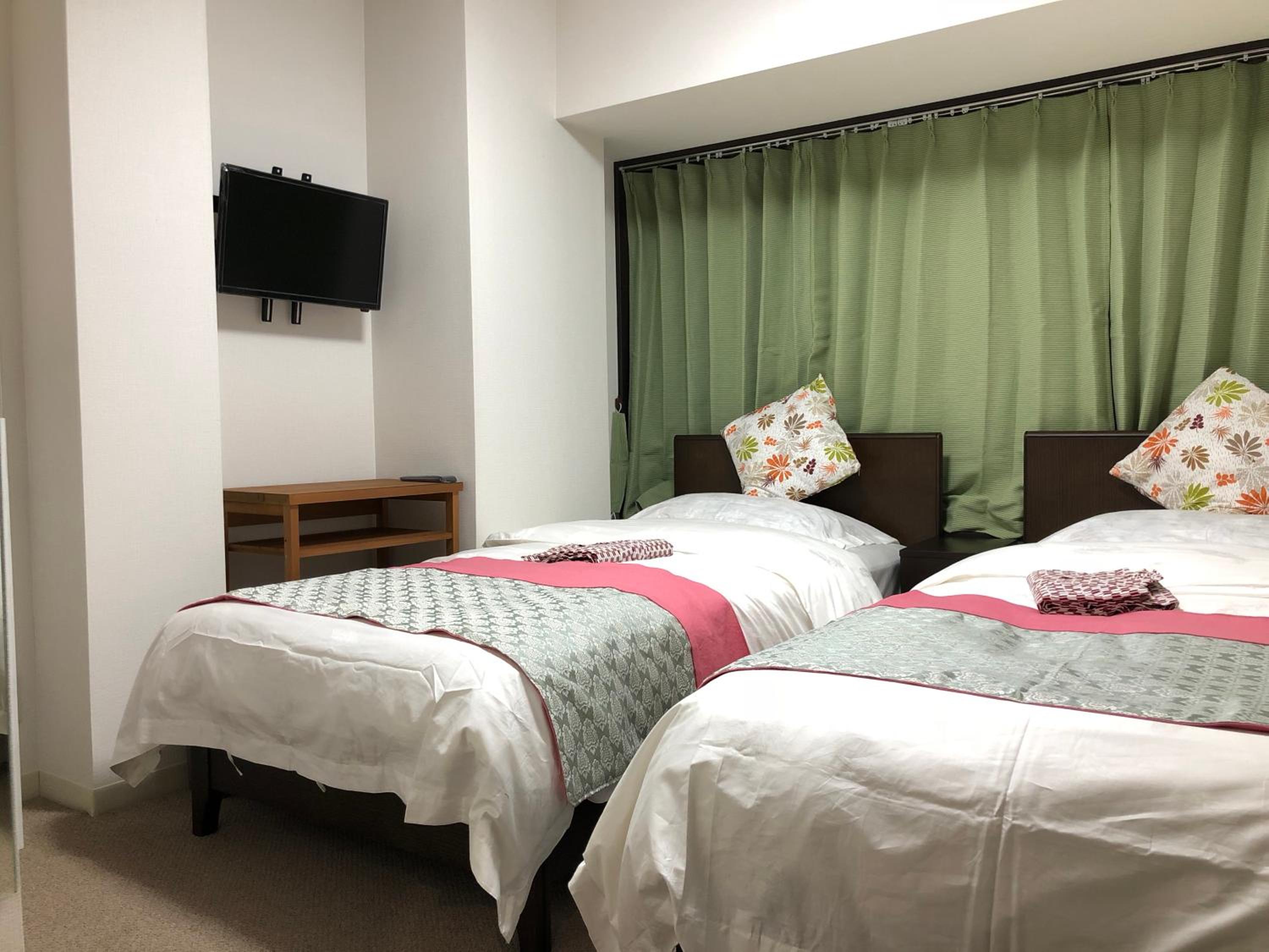 Room, Twin Beds