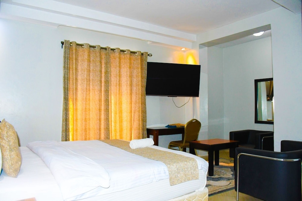Jewelstone Hotel 26/69