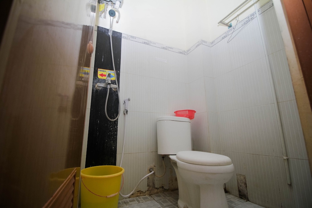 Super OYO Capital O 2258 Santana Syariah Guest House 41/41