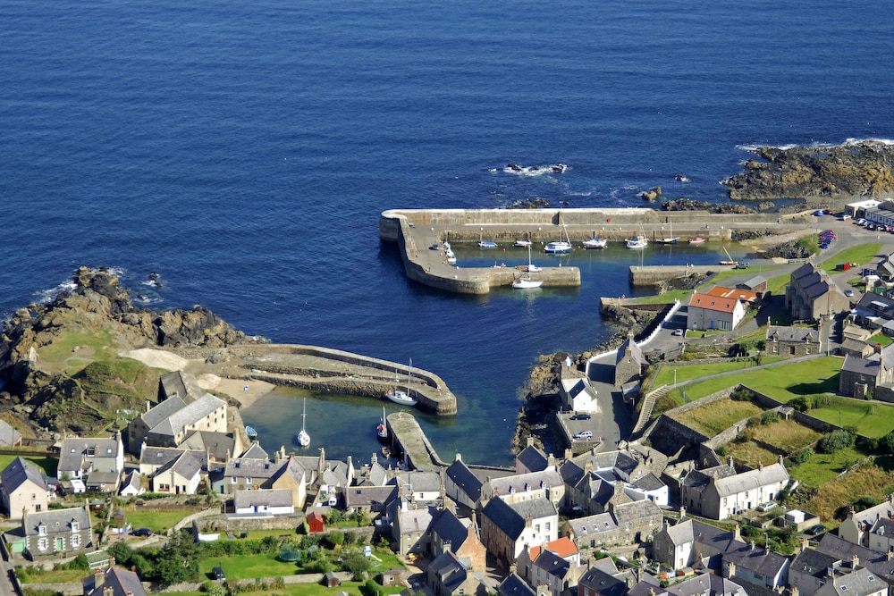 Station Hotel Portsoy 33/36