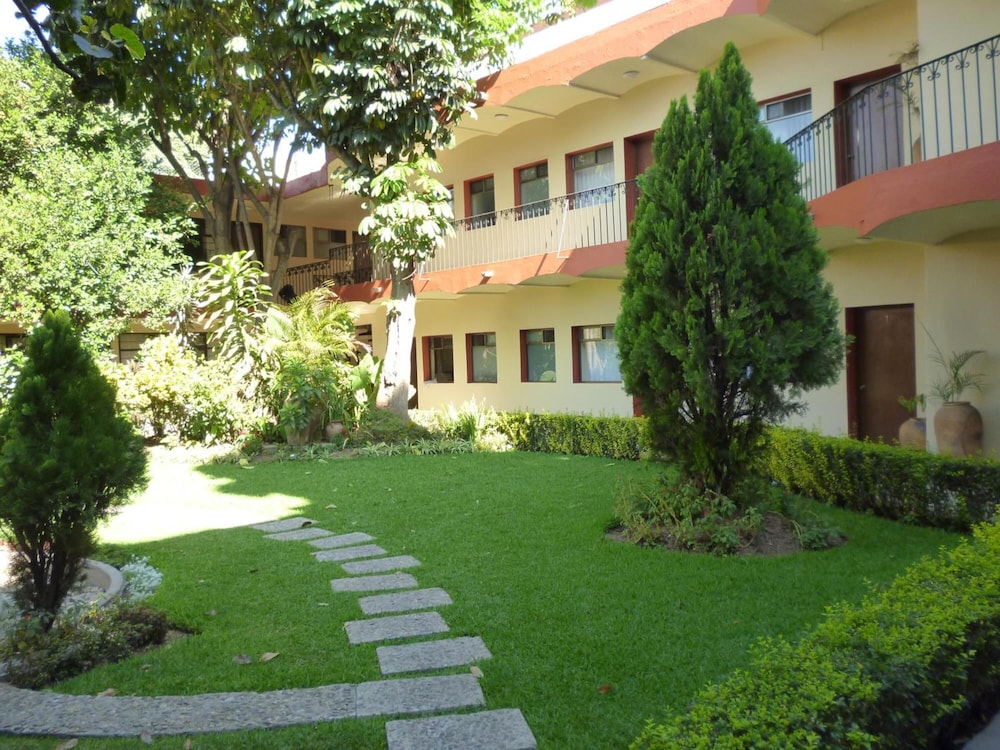 Hotel La Casona del Llano 28/33