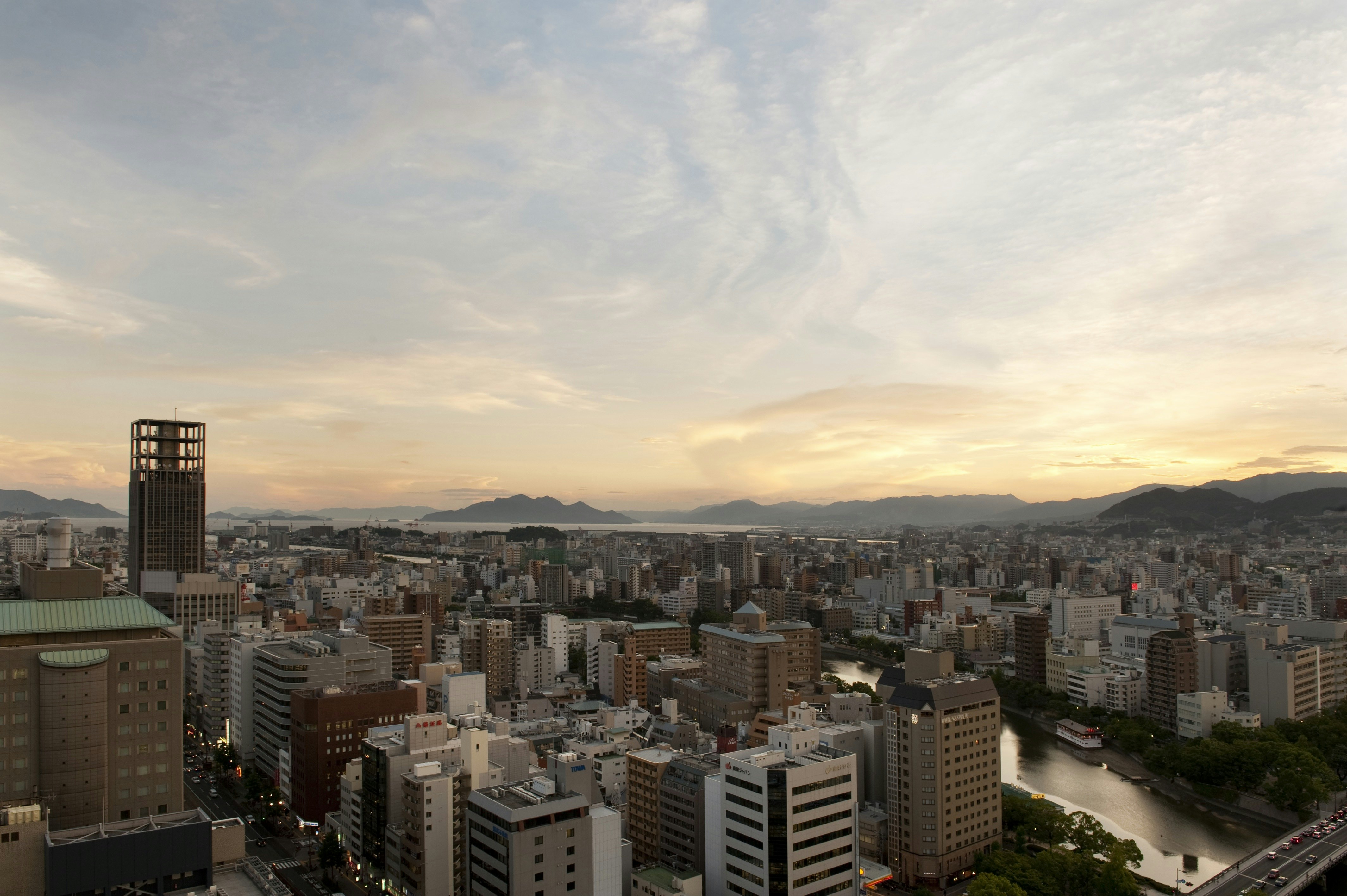 Ana Crowne Plaza Hotel Hiroshima 72/76