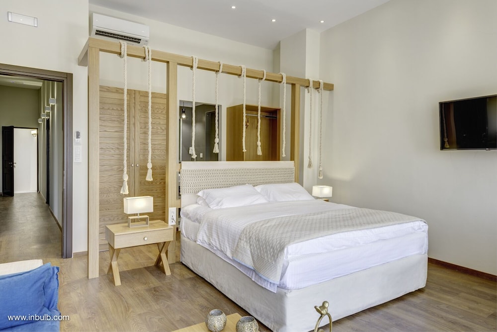 1844 Suites 17/61