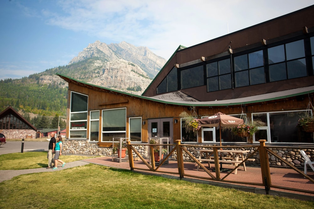 Waterton Lakes Lodge Resort 40/50