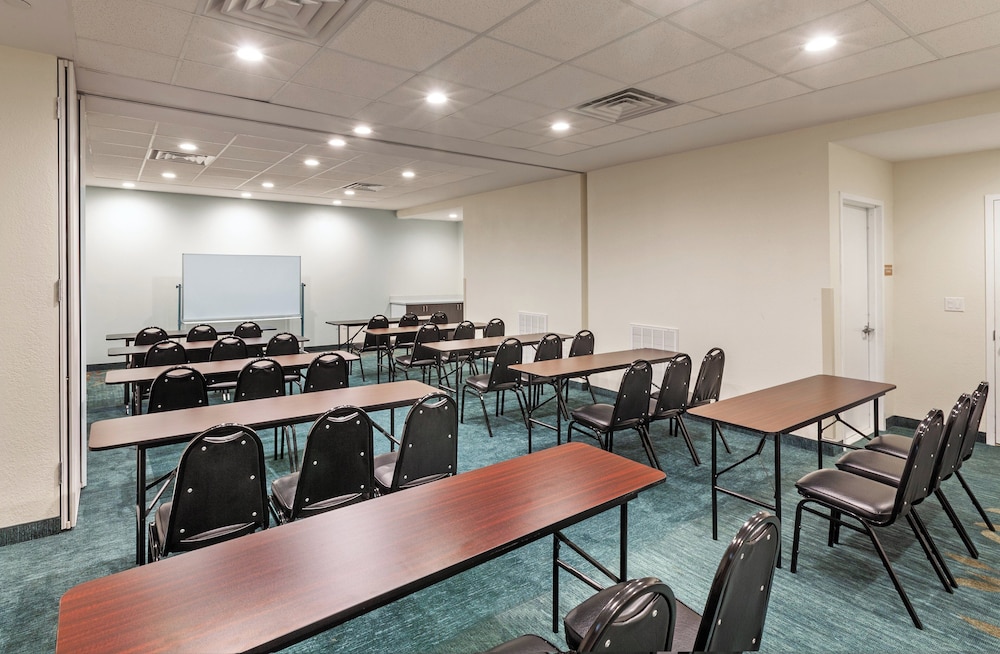 Candlewood Suites Houston North I45 Spring An Ihg Hotel 37/44