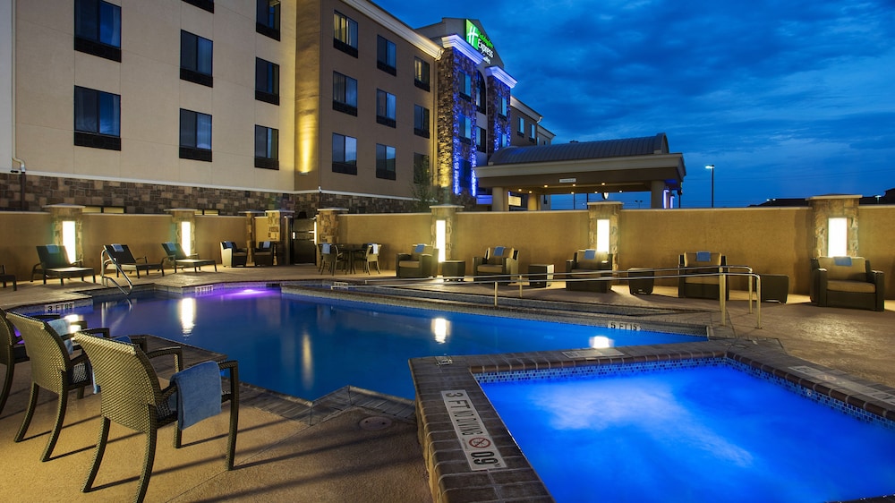 Holiday Inn Express & Suites Midland South I-20 5/69