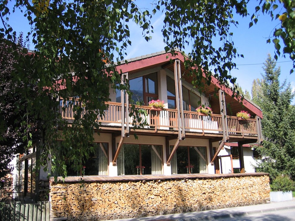 Homtel La Tourmaline 8/60