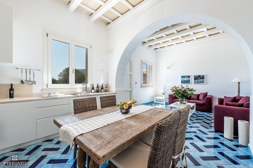 Calamoni Di Favignana Apartments & Wine Experience 7/16