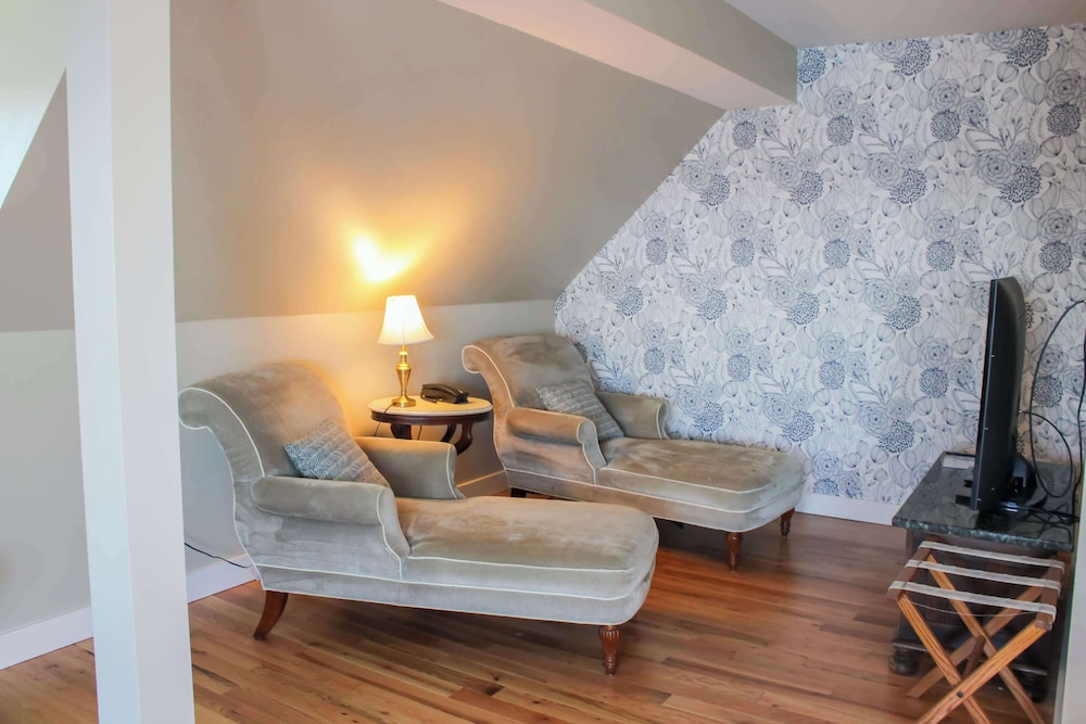 Beach House Inn 25/49
