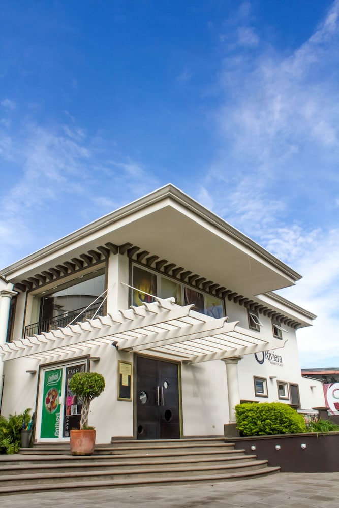 La Riviera Hotel Bed And Breakfast 1/50