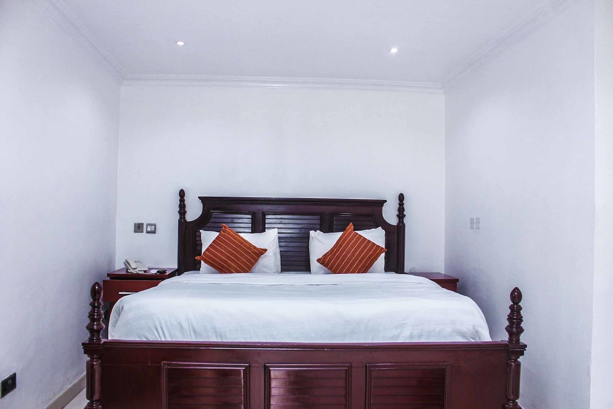 BASIC, PENTHOUSE, QUEEN BED
