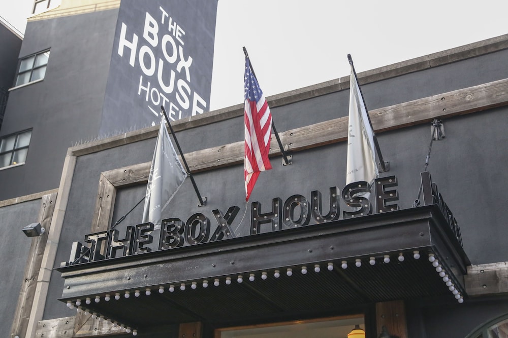 The Box House Hotel Brooklyn 2/79