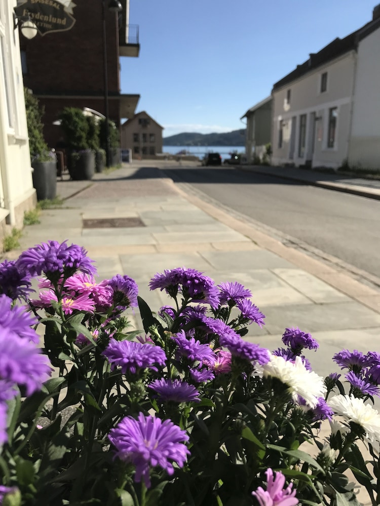 Reenskaug Hotel 46/50