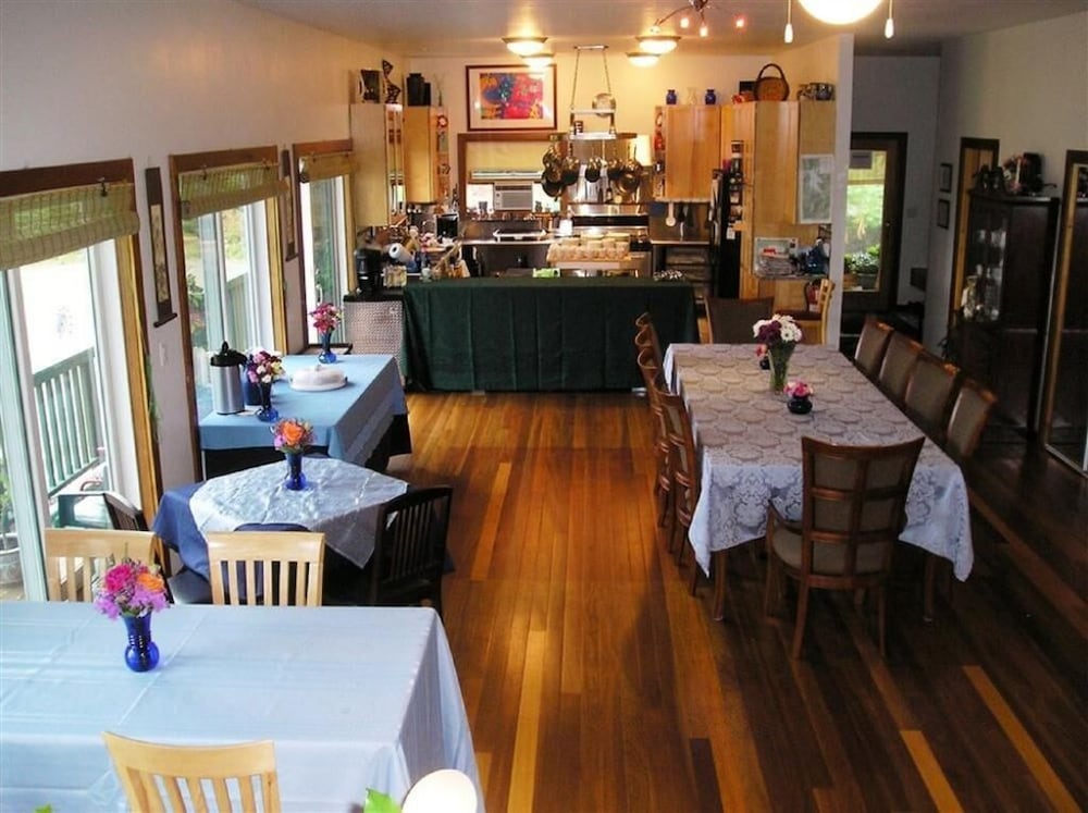 Coppertoppe Inn Retreat Center 33/49