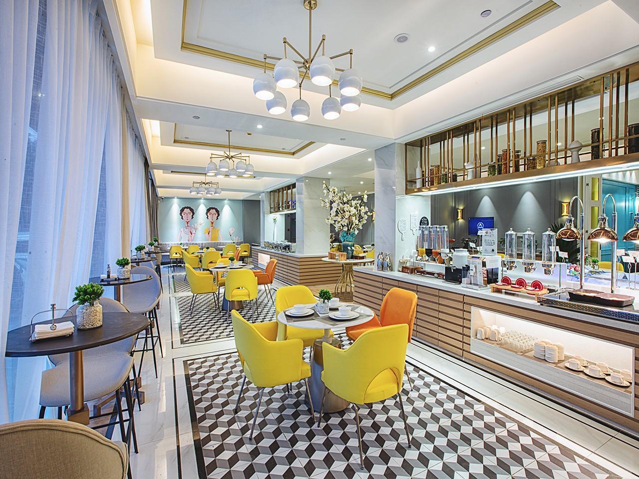 Baiyulan Hotel (Wuhan Meiyuan Xiaoqu Metro Station Dingziqiao) 24/27
