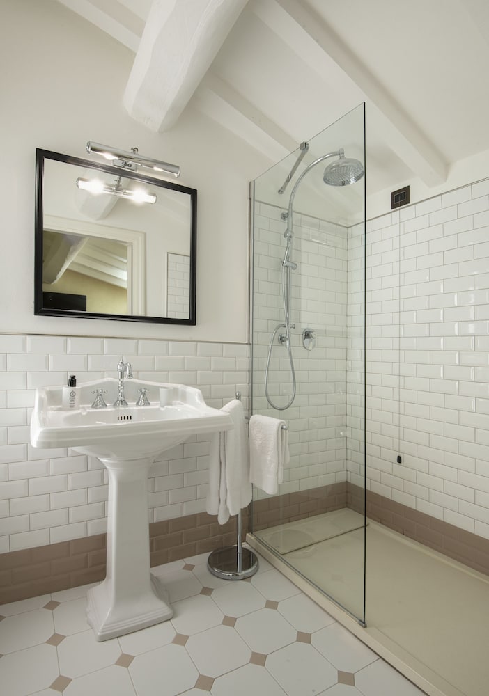 JUNIOR SUITE, STUDIO