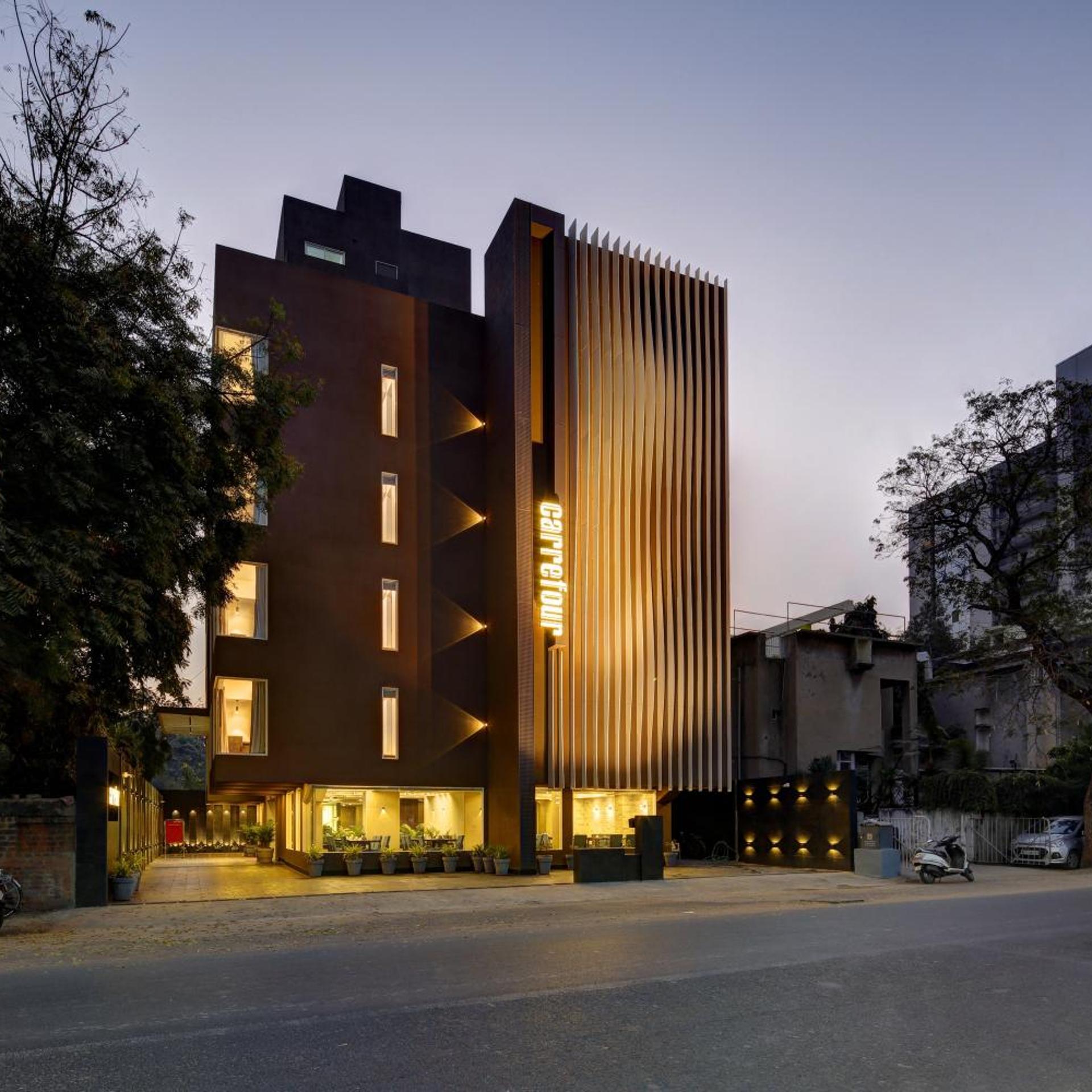 Hotel Carrefour 2/52