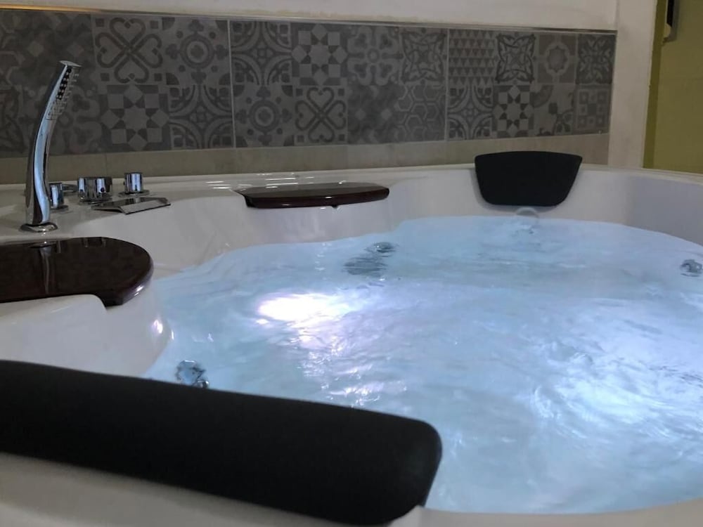Hotel Le Orchidee 34/60
