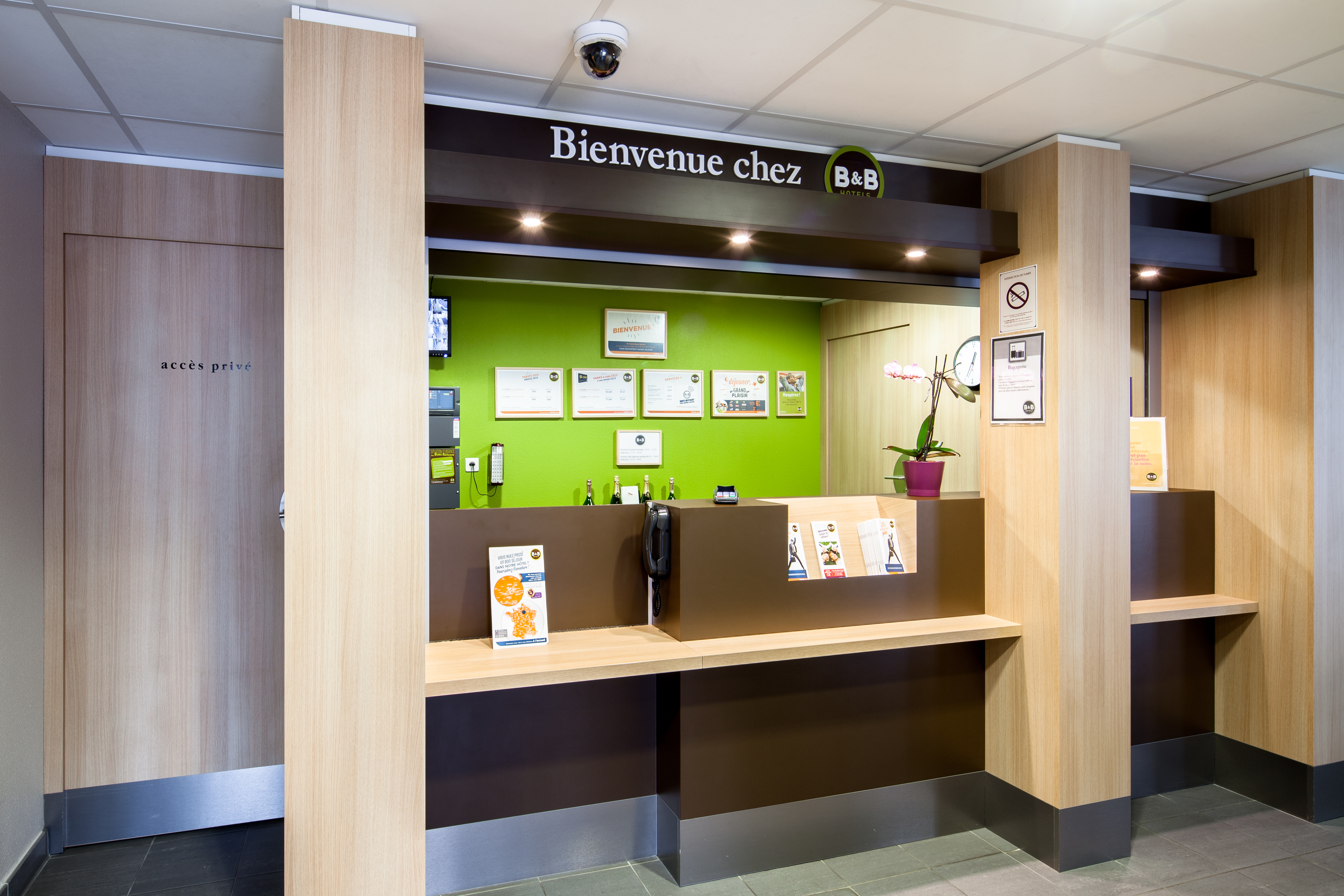 Lobby at B&B Hotel Reims Centre Gare, REIMS