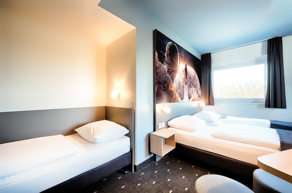 ROOM, TRIPLE, 3 BEDS