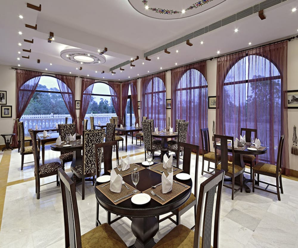 Talai Bagh Palace 12/19