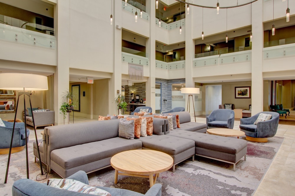 CROWNE PLAZA CHARLESTON AIRPORT CONV CTR 37/76