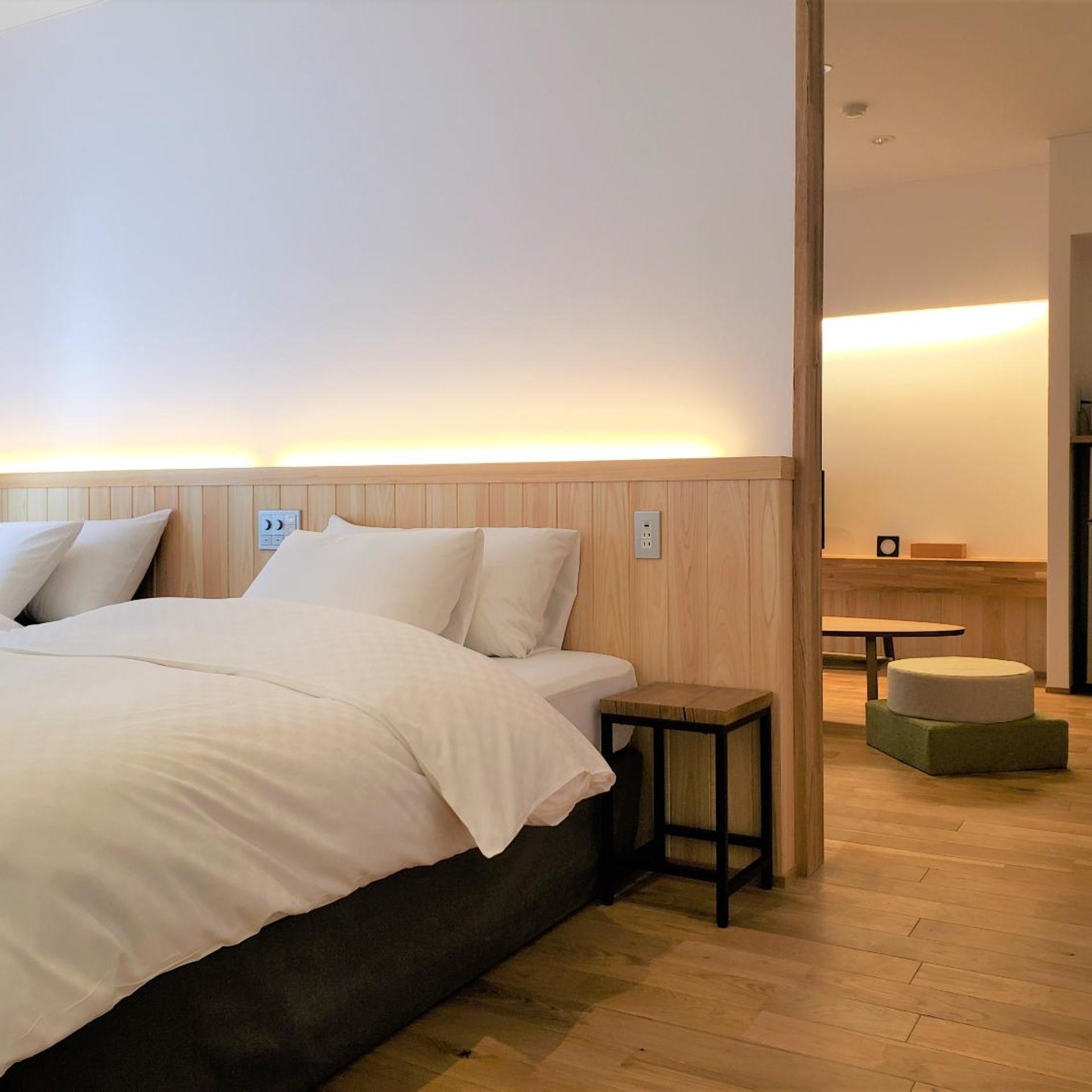 EXECUTIVE, TWIN BEDS