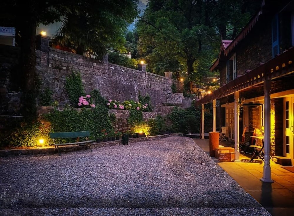 Welcomheritage Ashdale 38/43