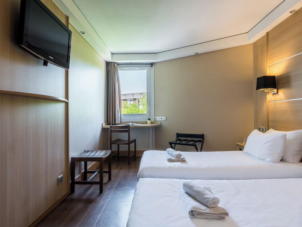 ibis Styles Annecy Le Vieux 11/65