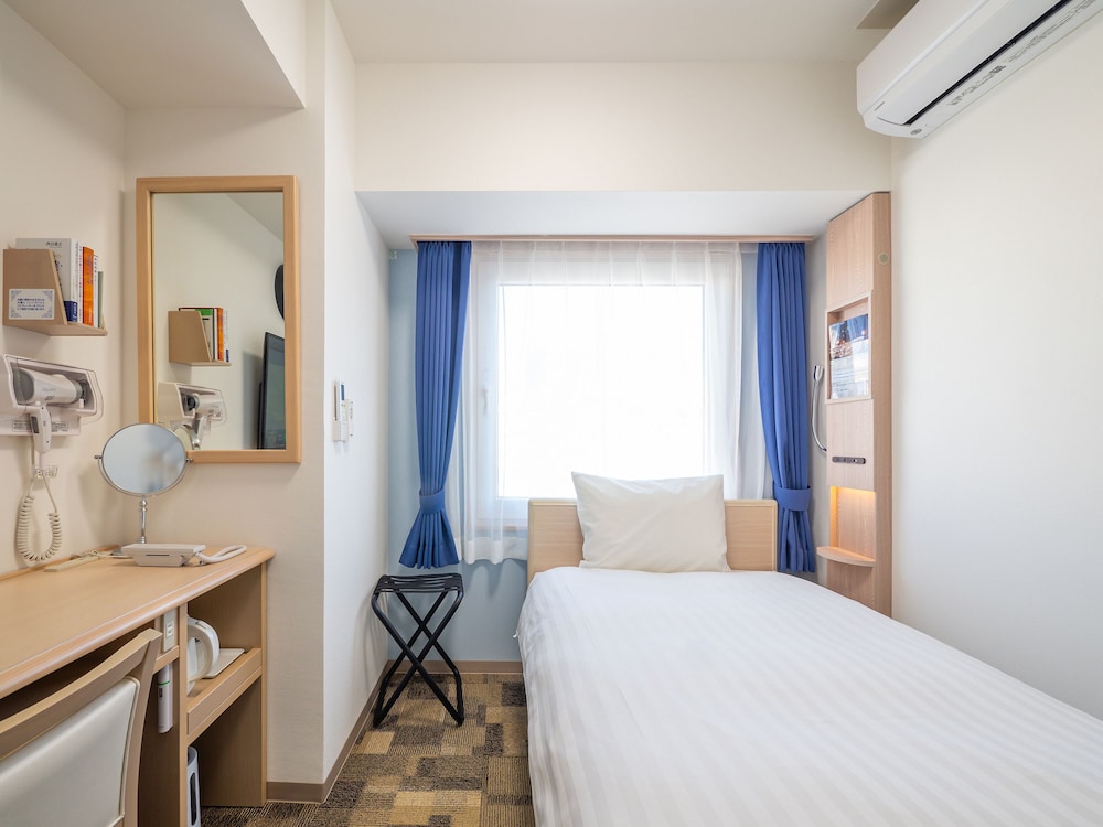 Toyoko Inn Yokohama-Eki Nishi-Guchi 20/42