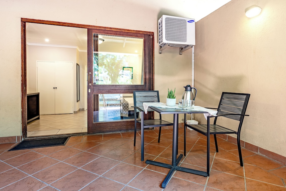 Hotel Numbi and Garden Suites 18/63