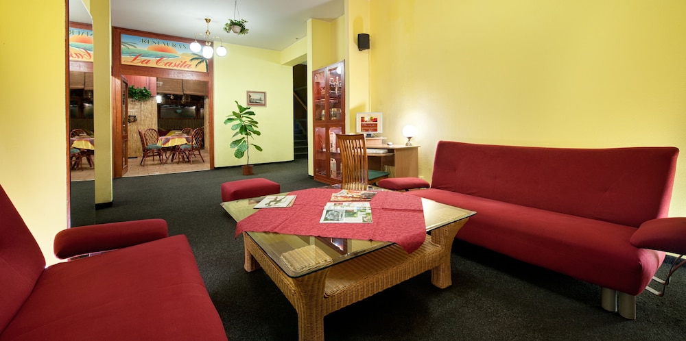 Henrietta Hotel 21/41