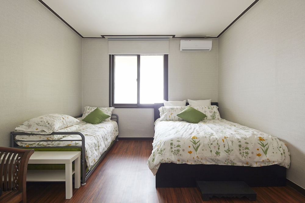 Jiwoljang Guest House 16/50
