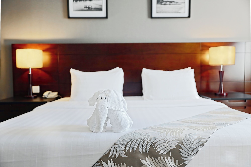 Hotel Sixty3 34/52