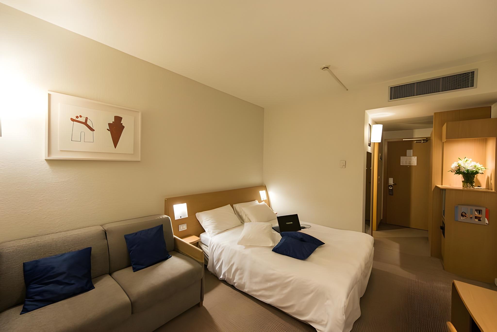 Room, Double Bed
