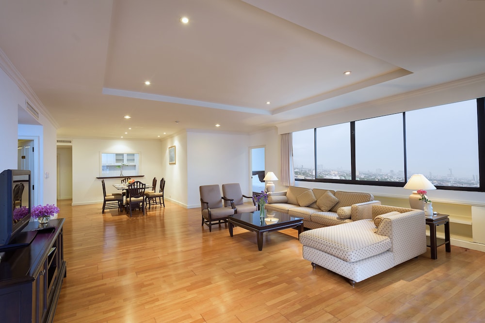 Riverine Place Hotel & Residence 44/72