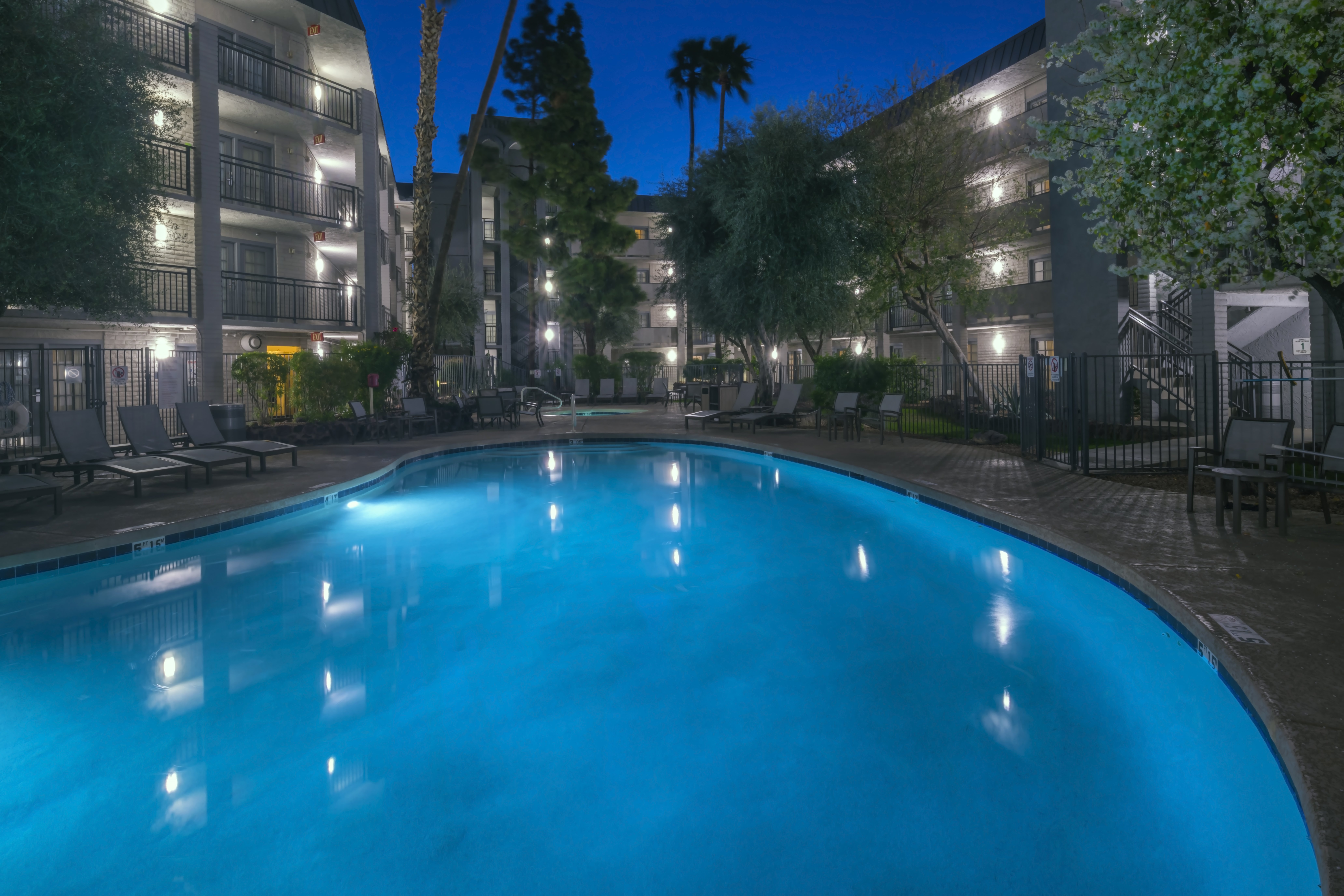 Holiday Inn Hotel And Suites Phoenix Airport North 83/86
