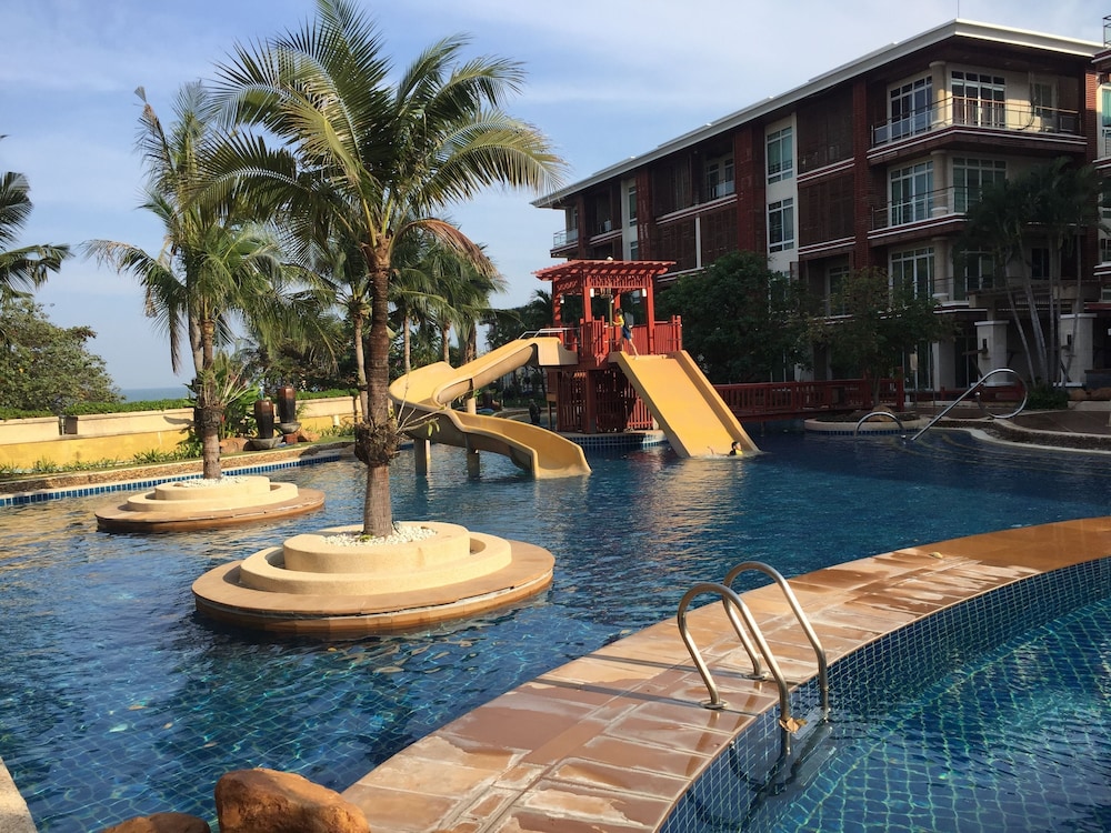 Beachfront Family Penthouse Hua Hin 40/50