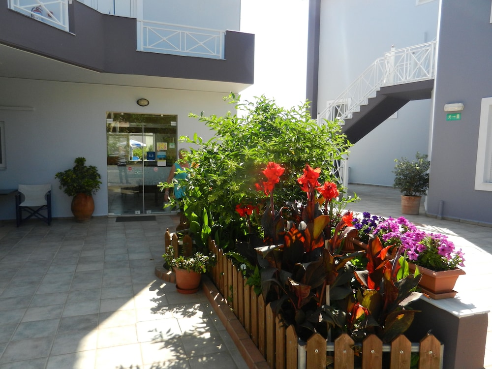 HOTEL ATHENA 30/30