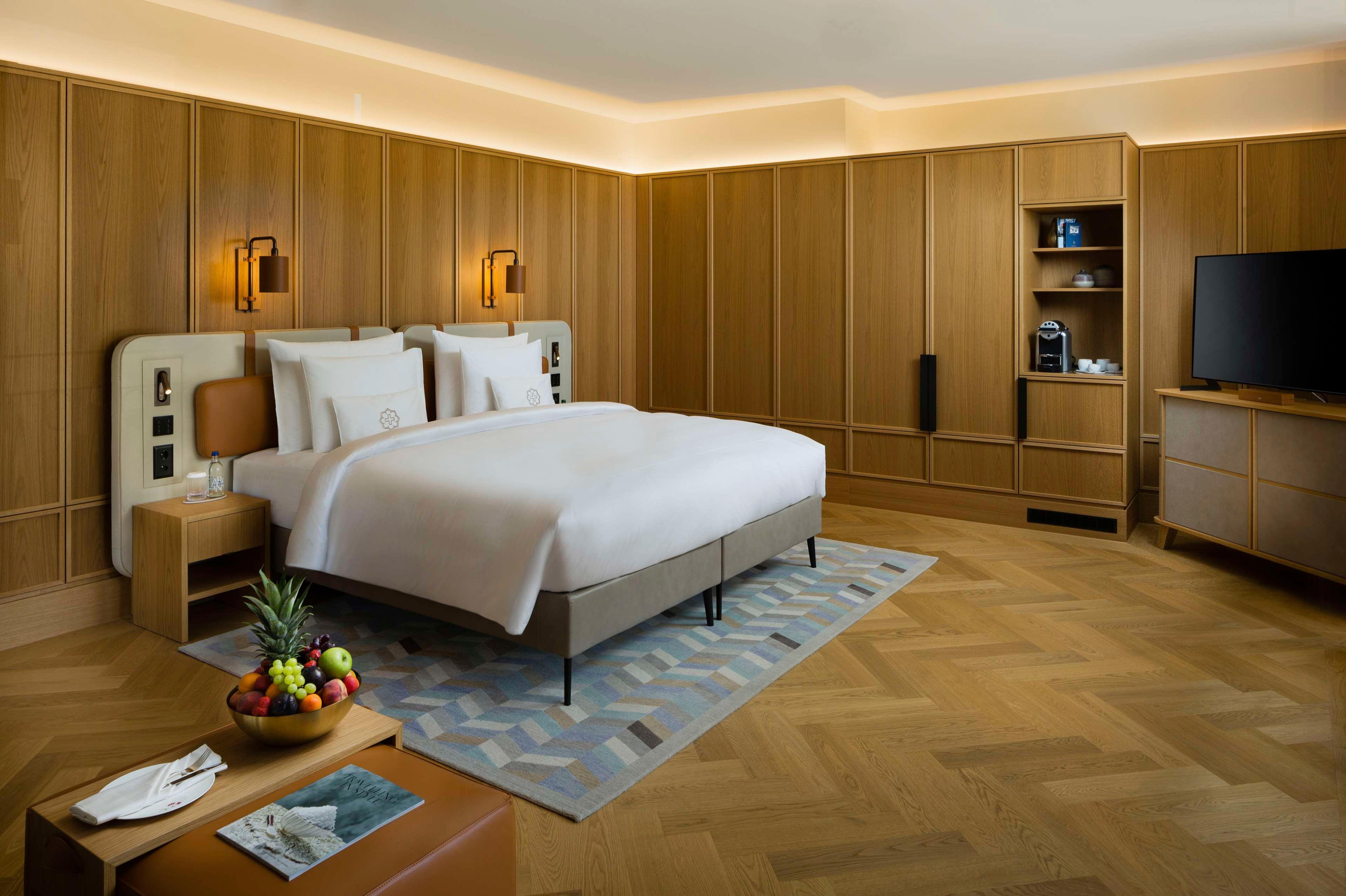 Junior Suite, Kempinski Palace Engelberg 8/10