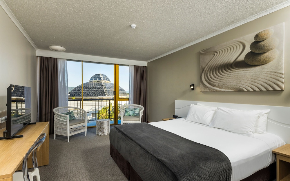 Pacific Hotel Cairns 21/72