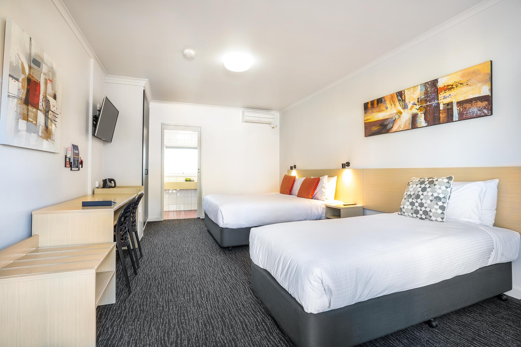 Standard, 1 Queen and 1 Single Bed