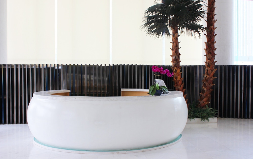 HOLIDAY INN SHIJIAZHUANG CENTRAL 12/77
