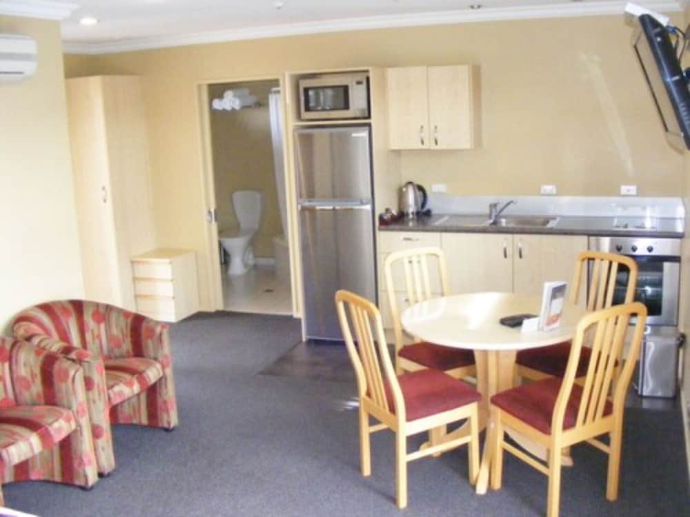 Blenheim Spa Motor Lodge 35/47